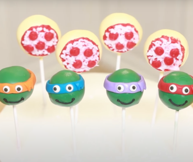 Ninja Turtles cake pops with pizza cake pops